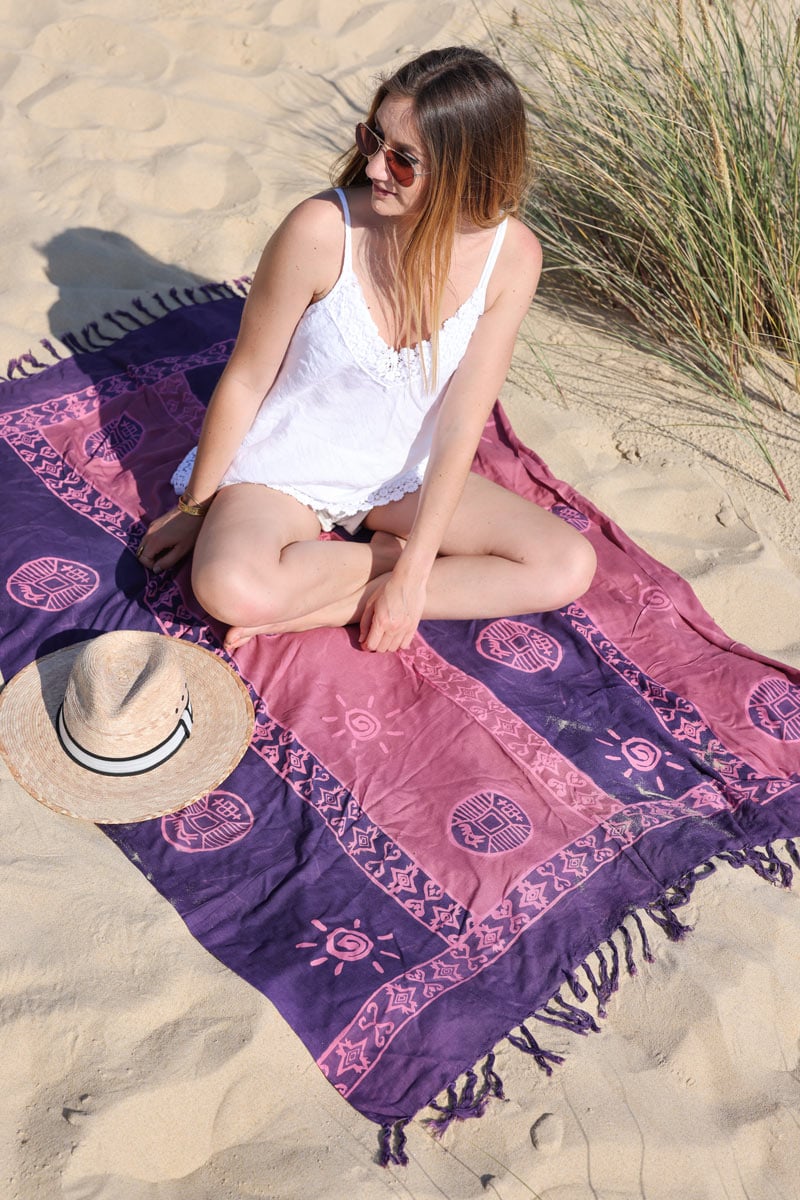 Pareo de plage long violet imprime symboles et soleils e014 (1)