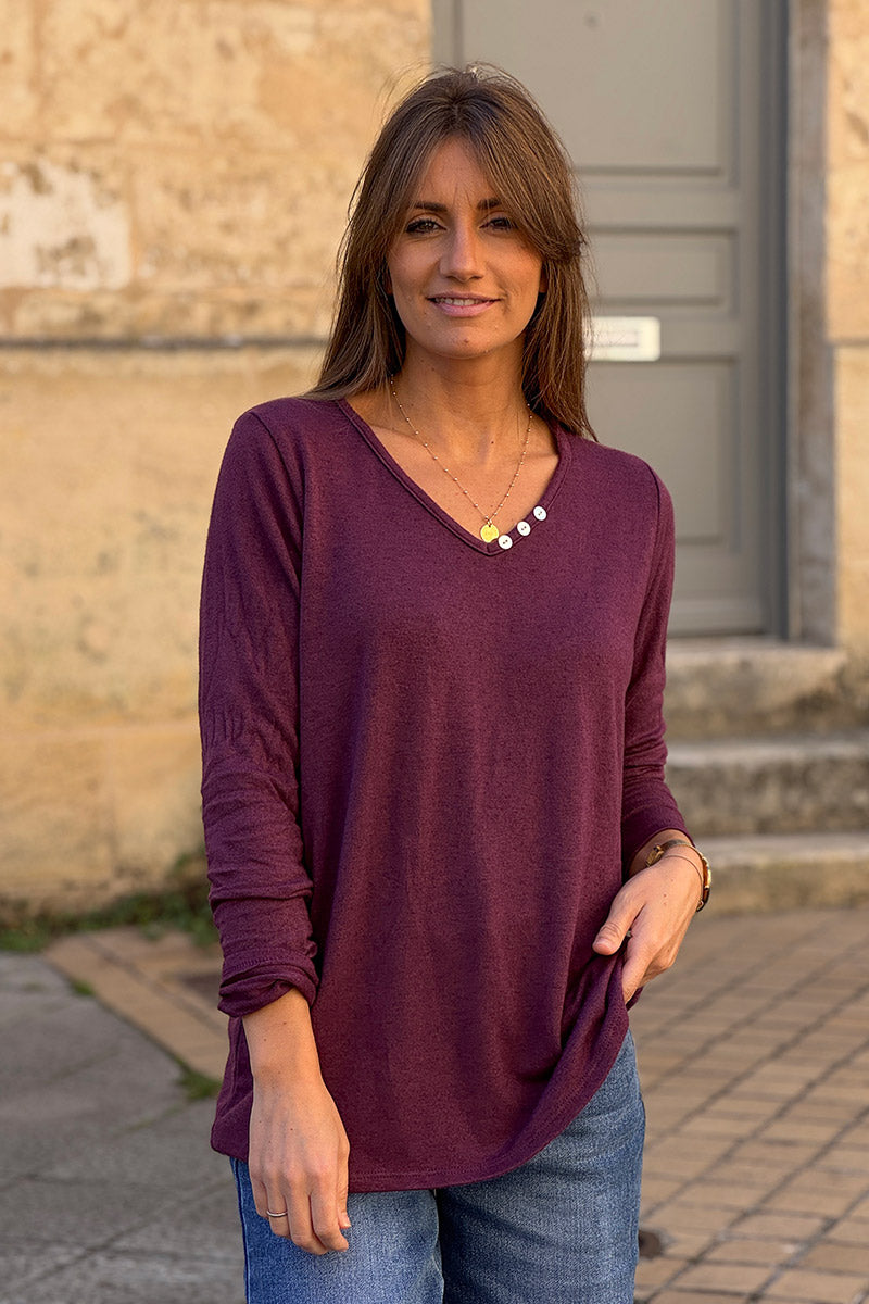 Petit pull aubergine en jersey doux col petits boutons nacrés