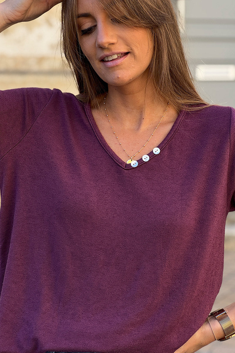 Petit pull aubergine en jersey doux col petits boutons nacrés