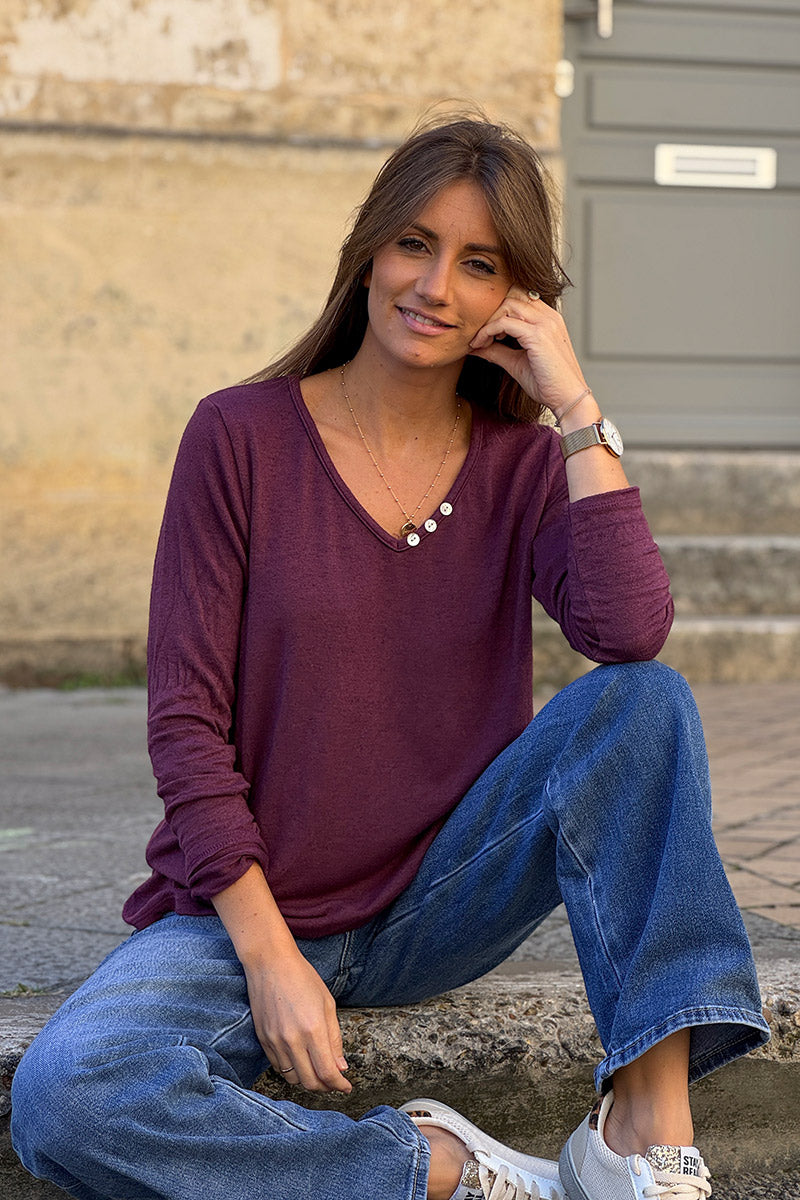 Petit pull aubergine en jersey doux col petits boutons nacrés