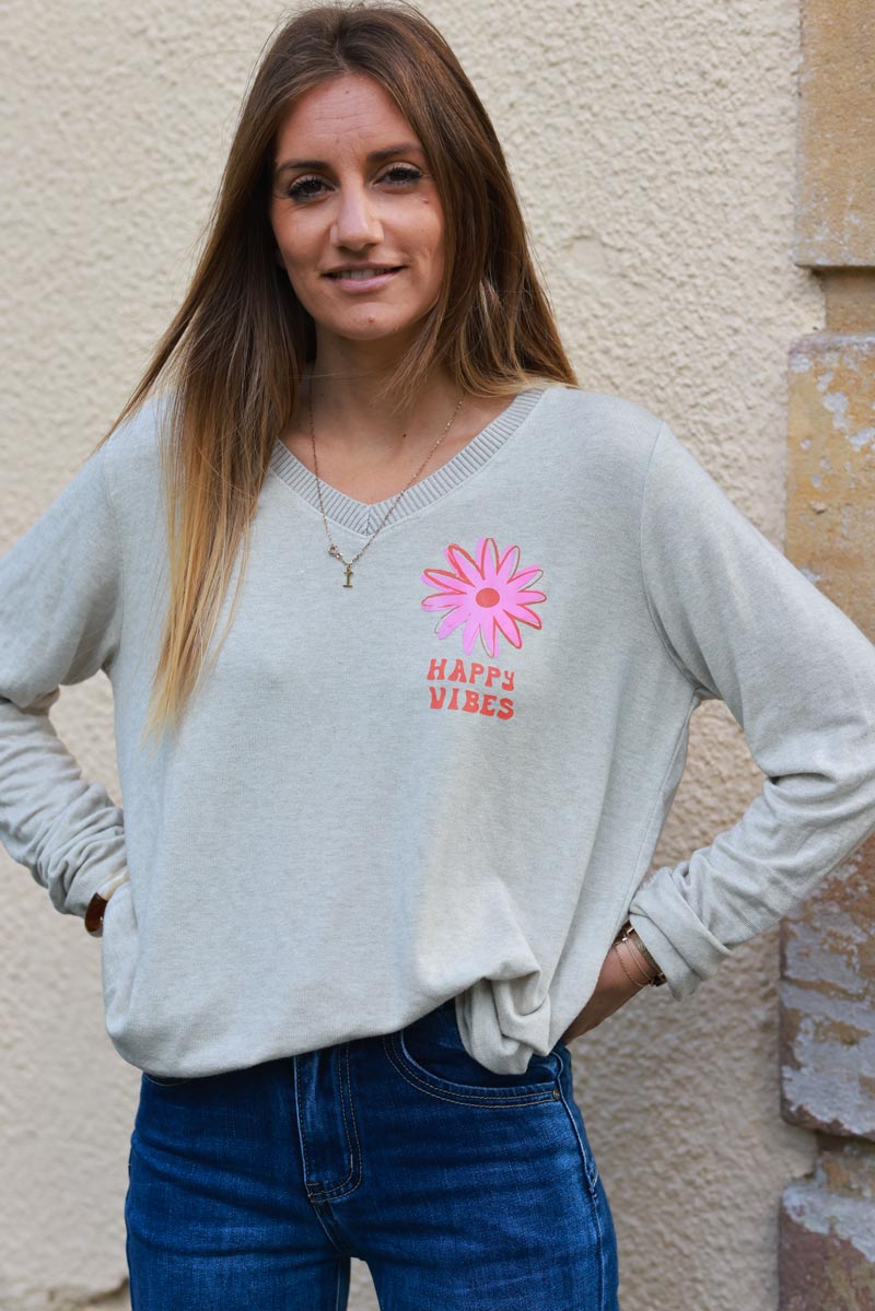 Petit pull beige en jersey col v côtelé Happy Vibes fleurs