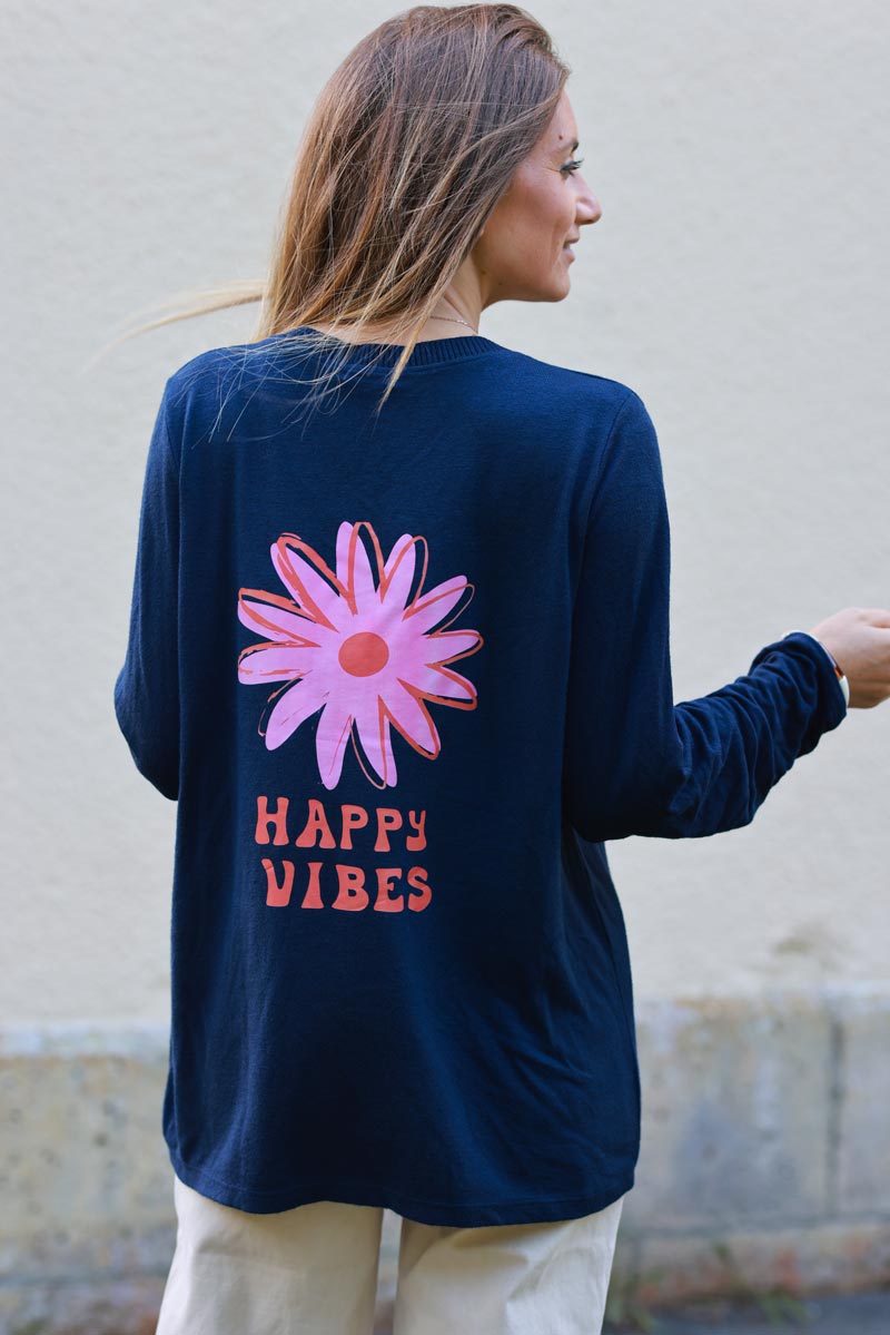 Petit pull bleu marine en jersey col v côtelé Happy Vibes fleurs