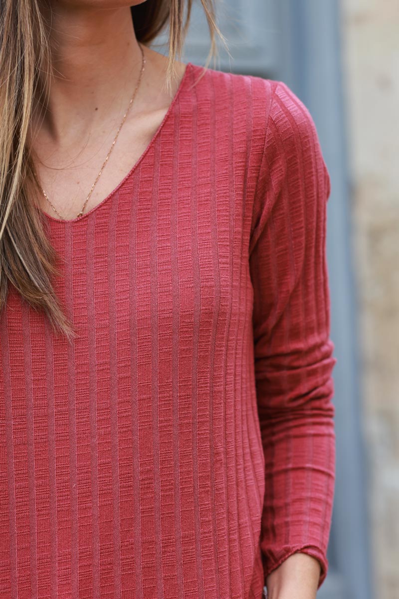 Petit pull bois de rose stretch et confort tout doux côtelé col V