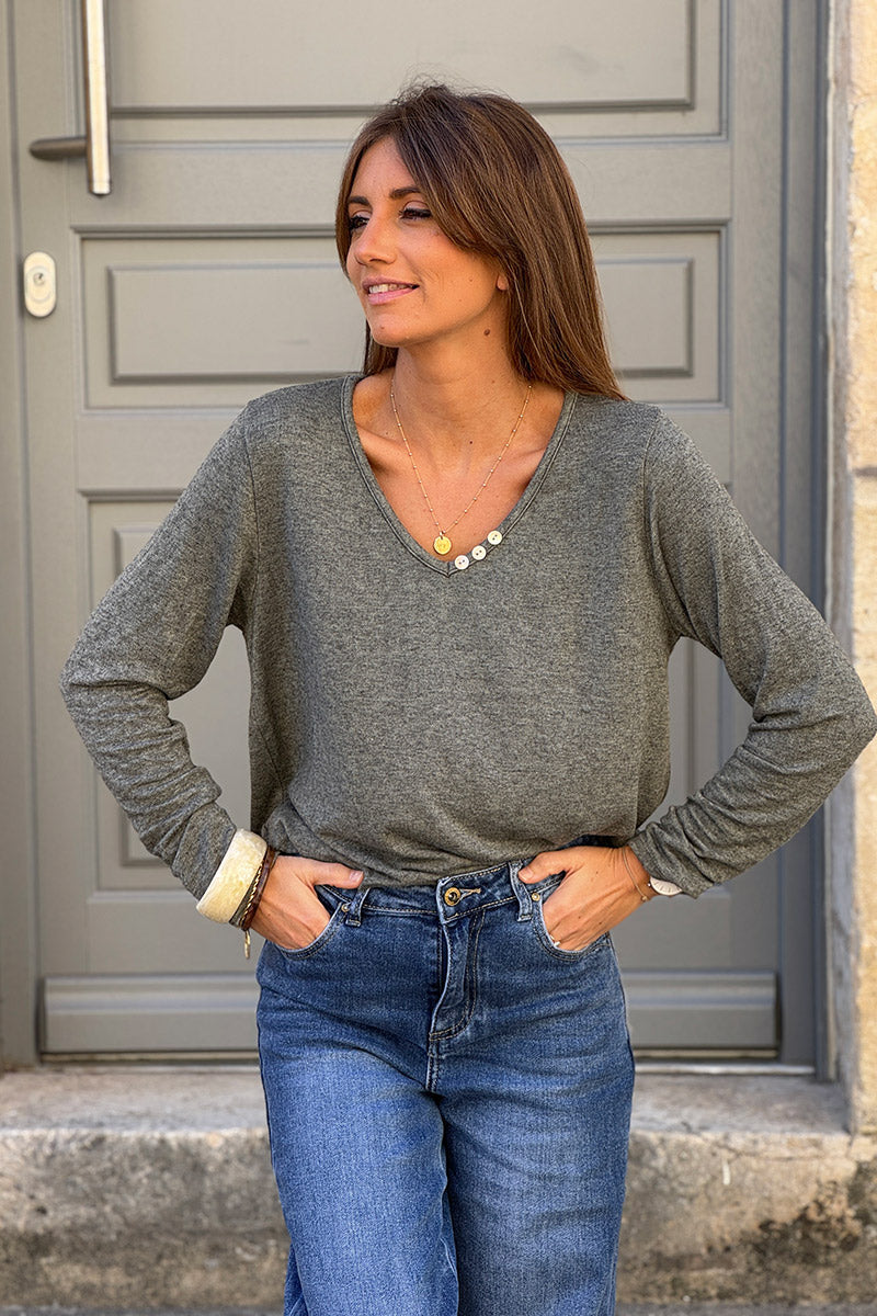 Petit pull kaki en jersey doux col petits boutons nacrés