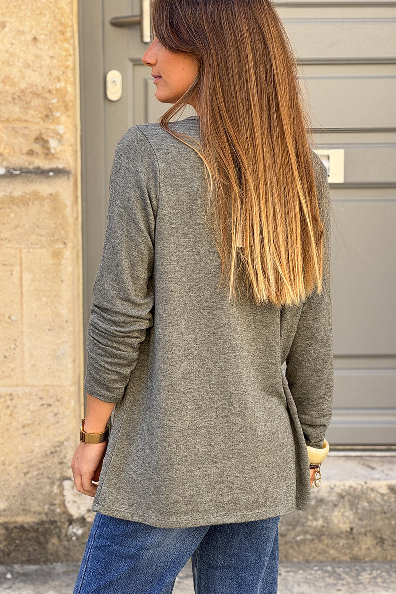 Petit pull kaki en jersey doux col petits boutons nacrés