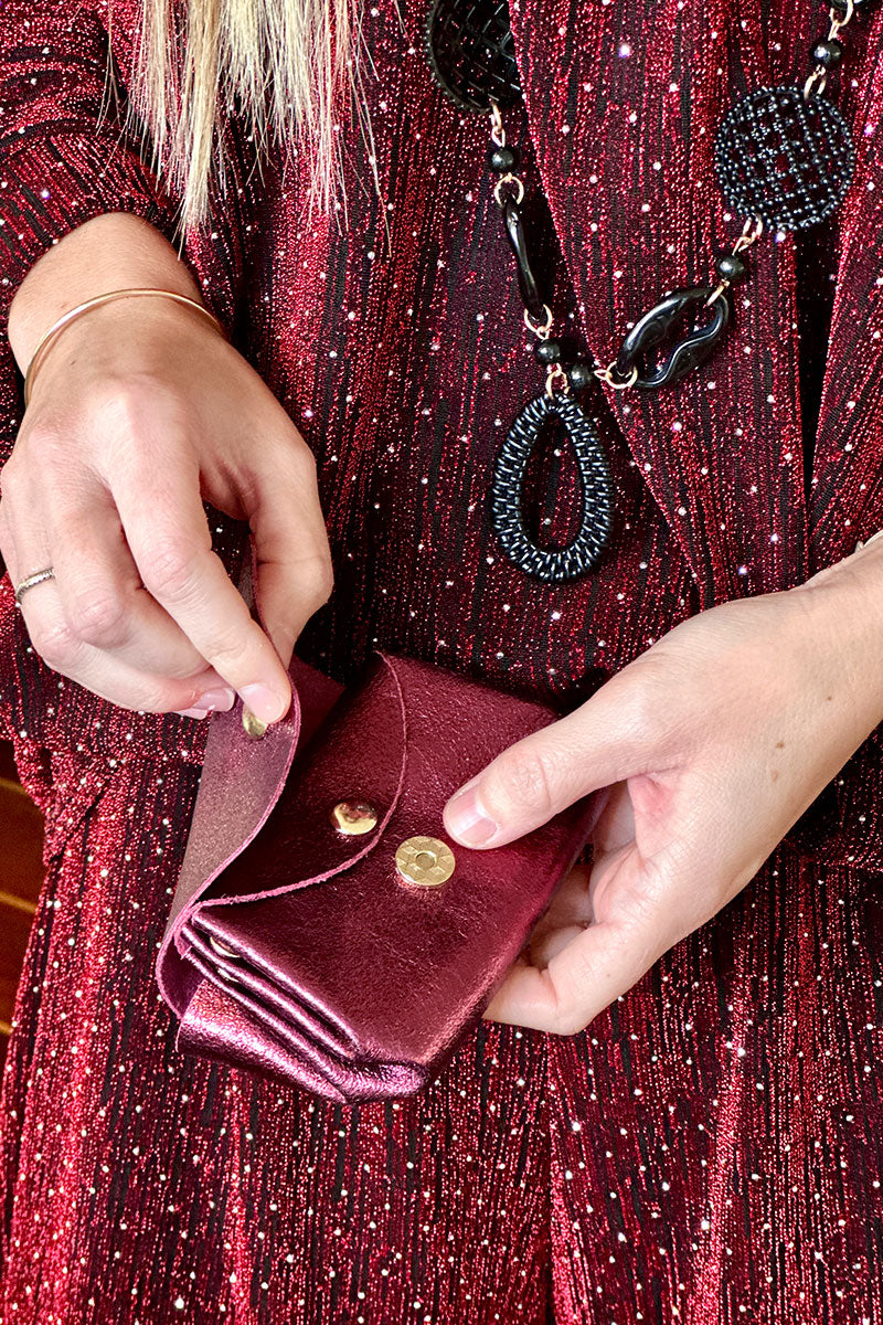 Porte monnaie en cuir brillant irisé bordeaux