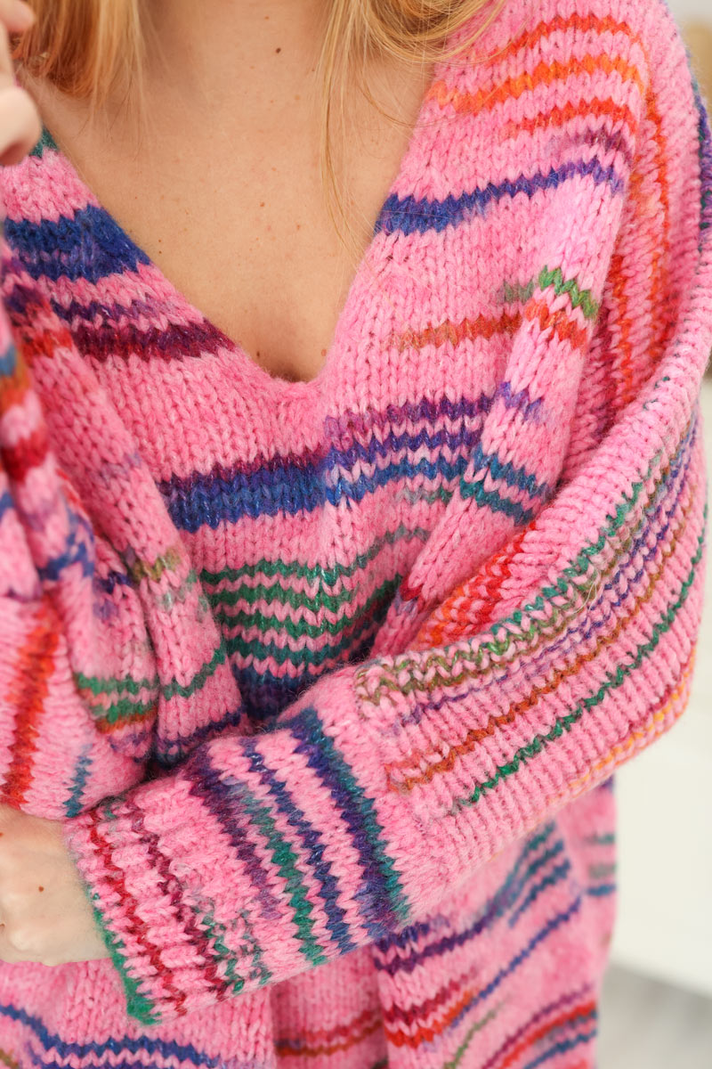 Pull grosse maille rose rayures aléatoires multicolores