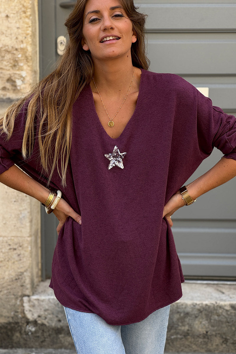 Pull aubergine col V petite étoile sequins
