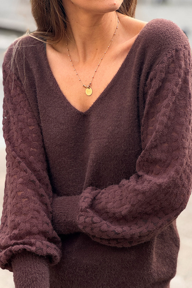Pull marron chocolat col V doux et moelleux avec manches dentelle cœurs