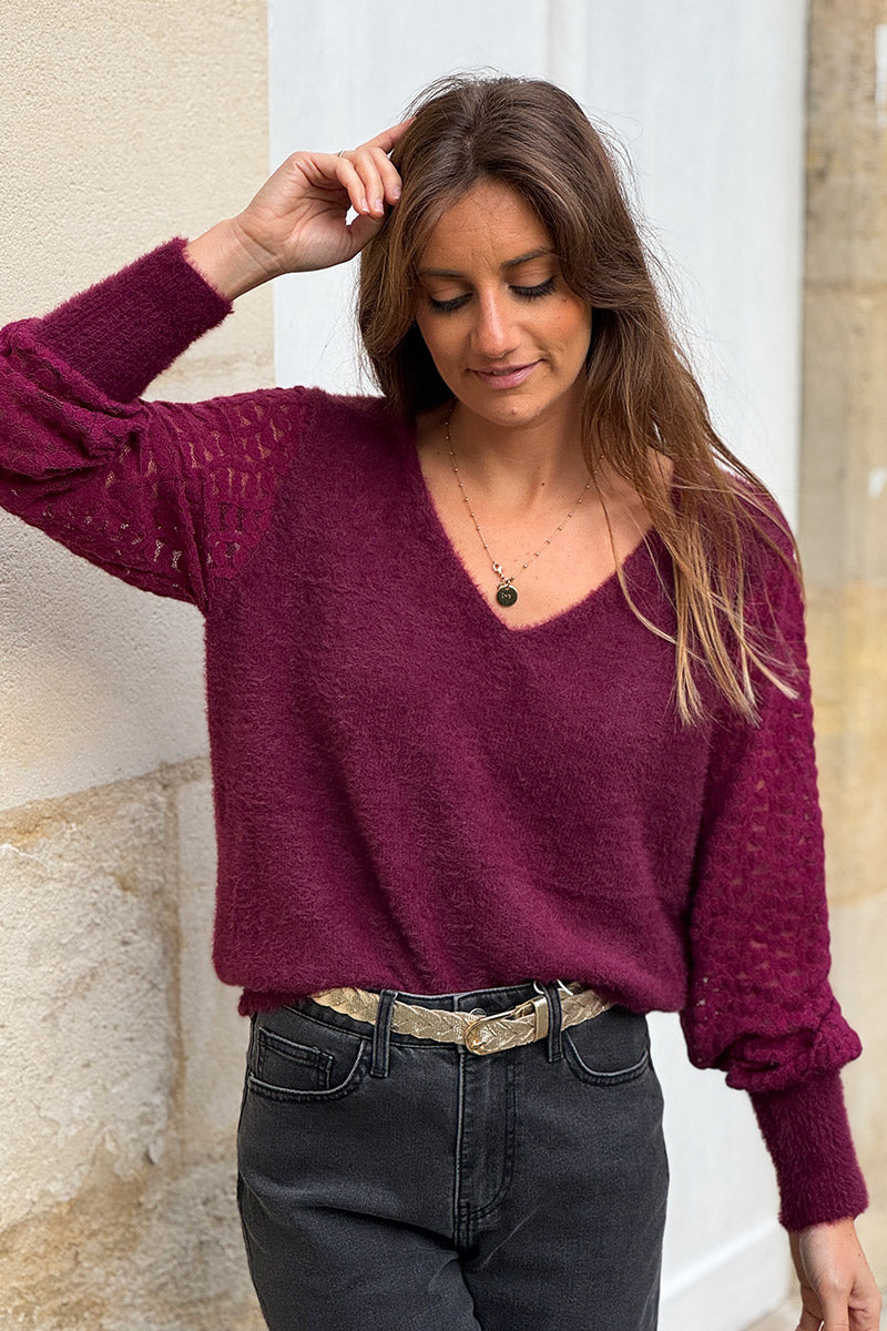 Pull aubergine col V doux et moelleux avec manches dentelle cœurs