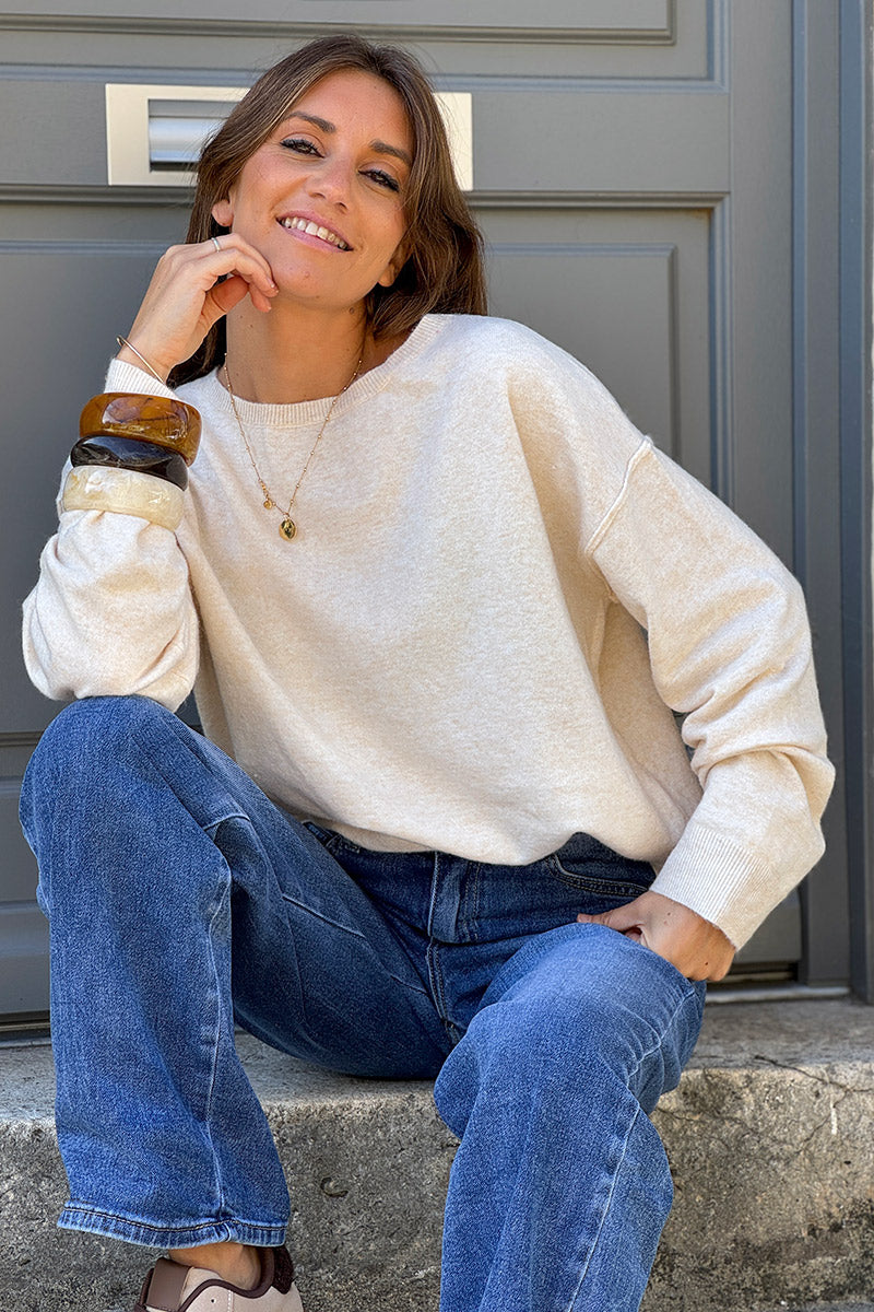 Pull basique beige en petite maille chiné couture apparente col bateau