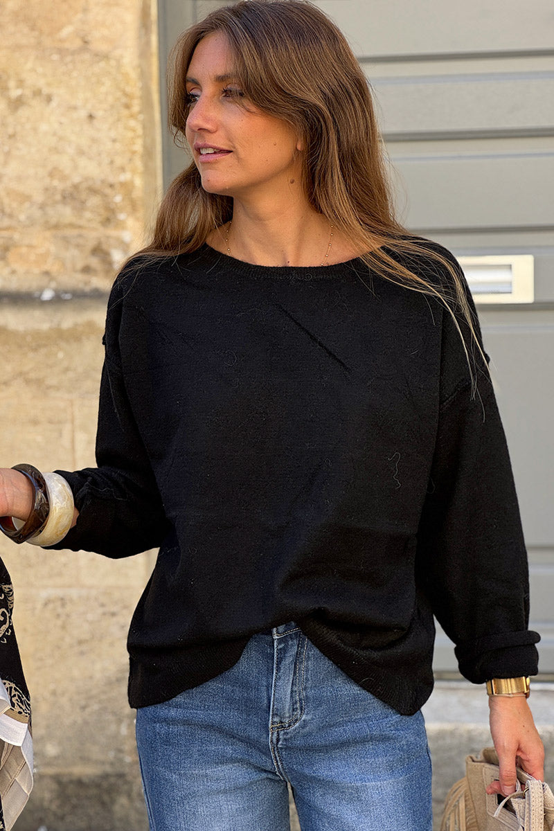 Pull basique noire en petite maille chiné couture apparente col bateau
