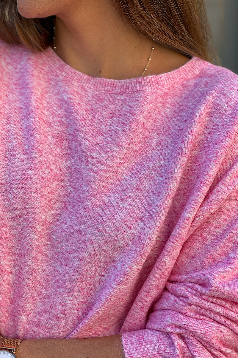 Pull basique rose en petite maille chiné couture apparente col bateau