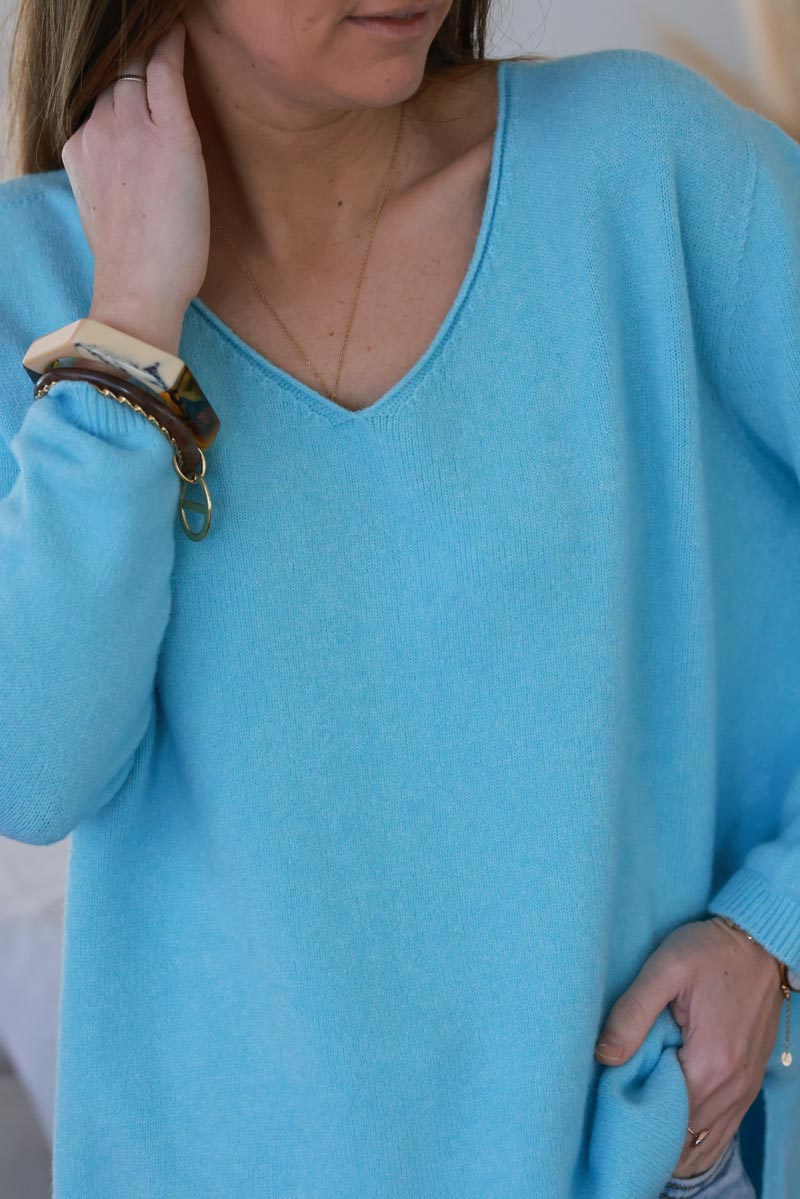 Pull basique tout doux bleu ciel col V