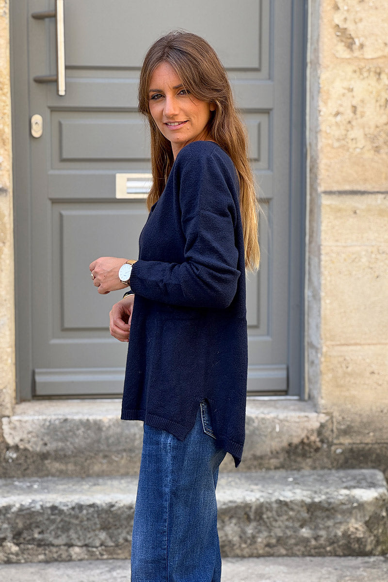 Pull basique tout doux bleu marine col V