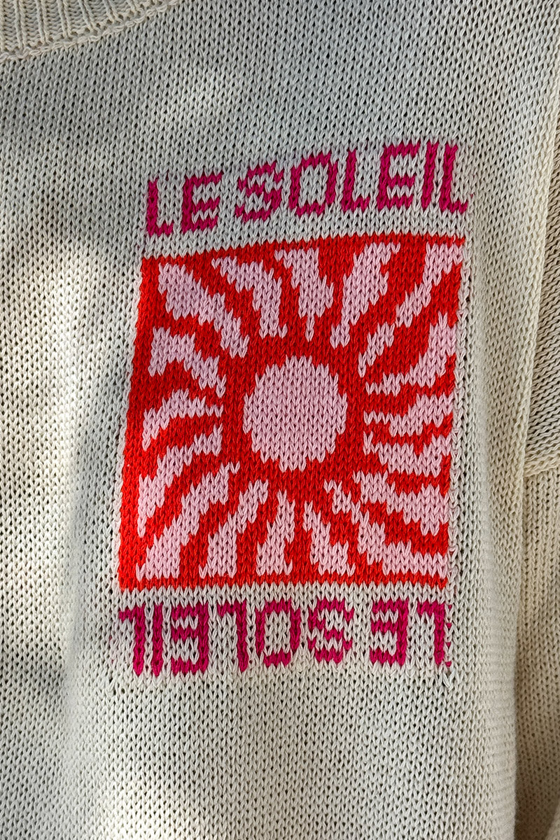 Pull beige en maille coton mélangé motif Le Soleil coloré au dos