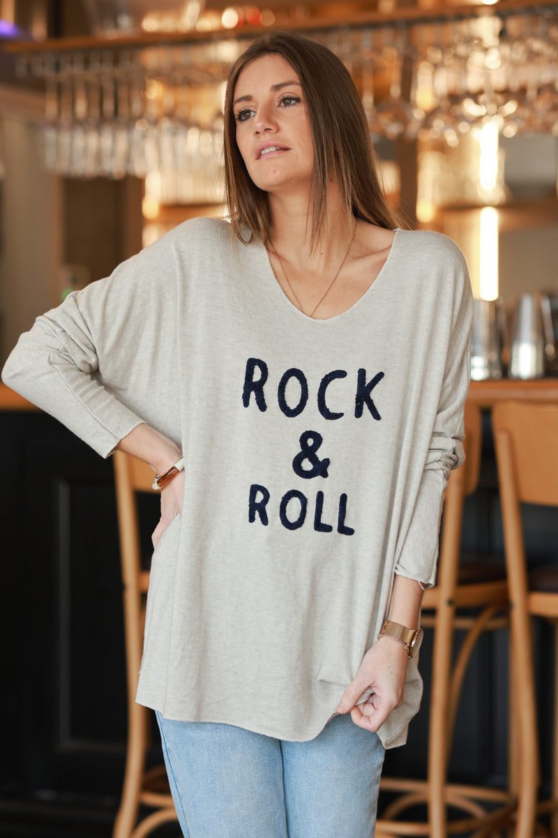 Pull beige jersey doux rock and roll relief éponge