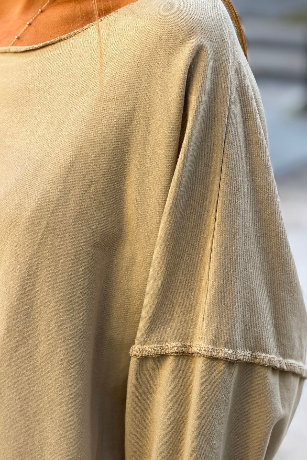 Pull beige large oversize col rond en coton stretch coutures apparentes
