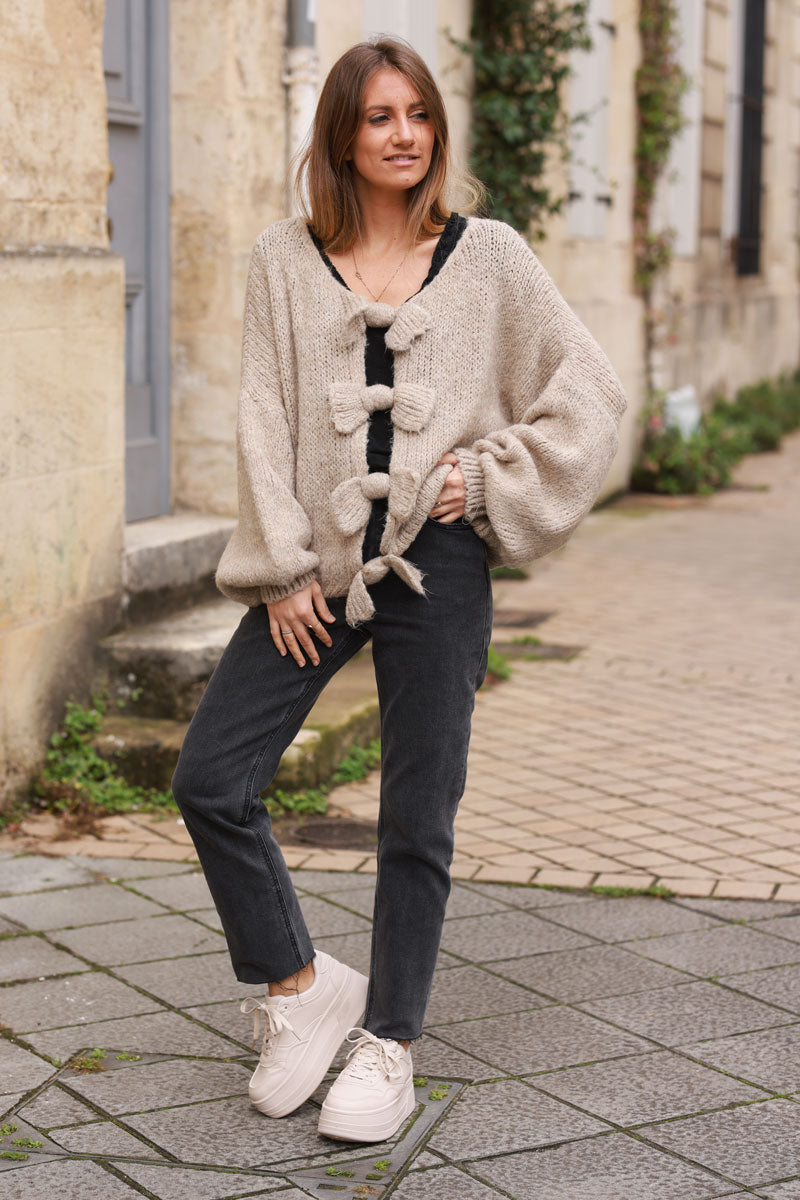 Pull beige moelleux en grosse maille avec nœuds