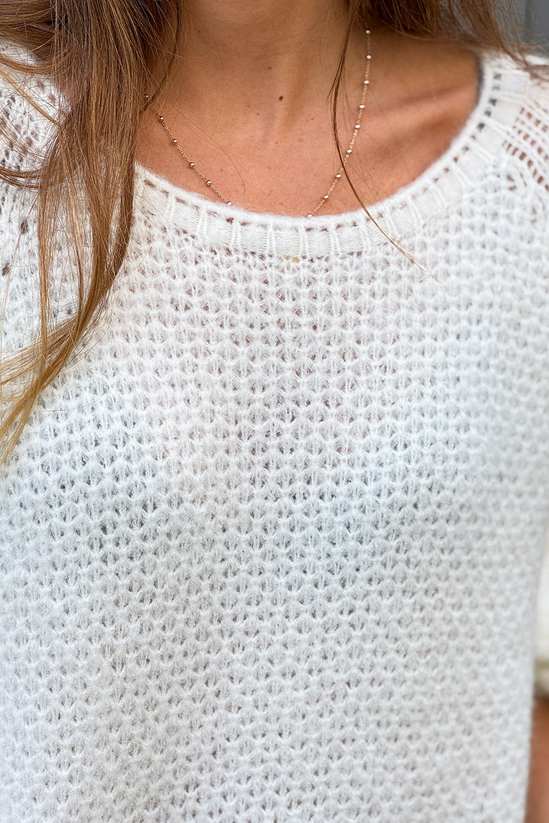 Pull blanc cassé en maille fine nid d’abeille mohair col bateau