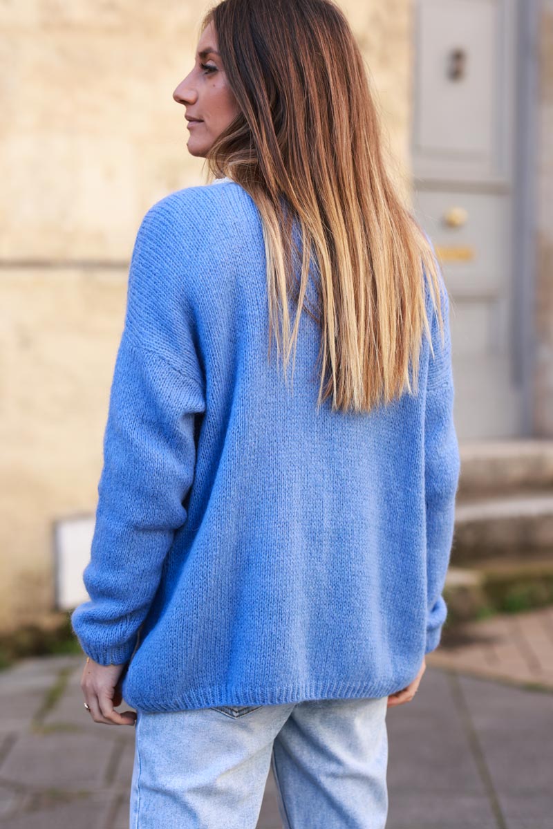 Pull bleu jean clair en maille mohair col v