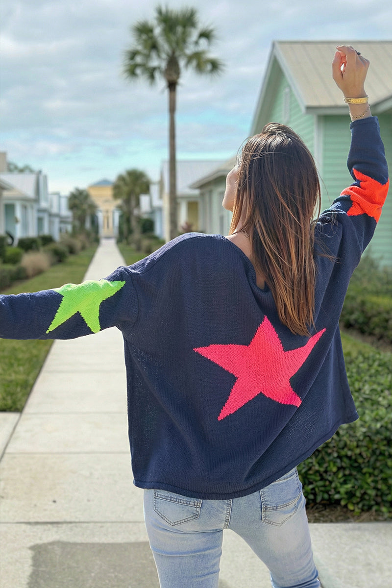 Pull bleu marine en maille coton étoiles colorées dos et manches