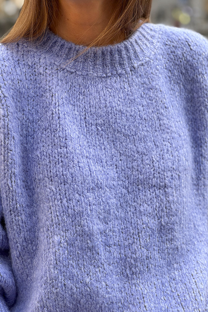 Pull chaud bleu lavande grosse maille douce manches bouffantes col rond