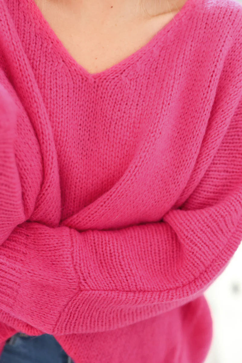 Pull fuchsia en maille col v manches chauve souris