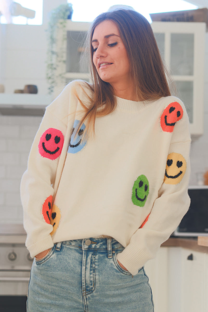 Pull doux écru motif smileys multicolores col rond côtelé