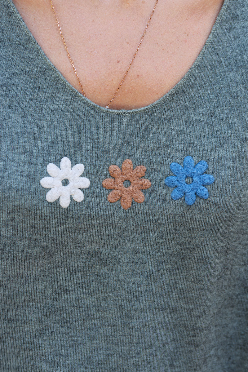 Khaki soft jersey jumper with trio flower in white camel and blue