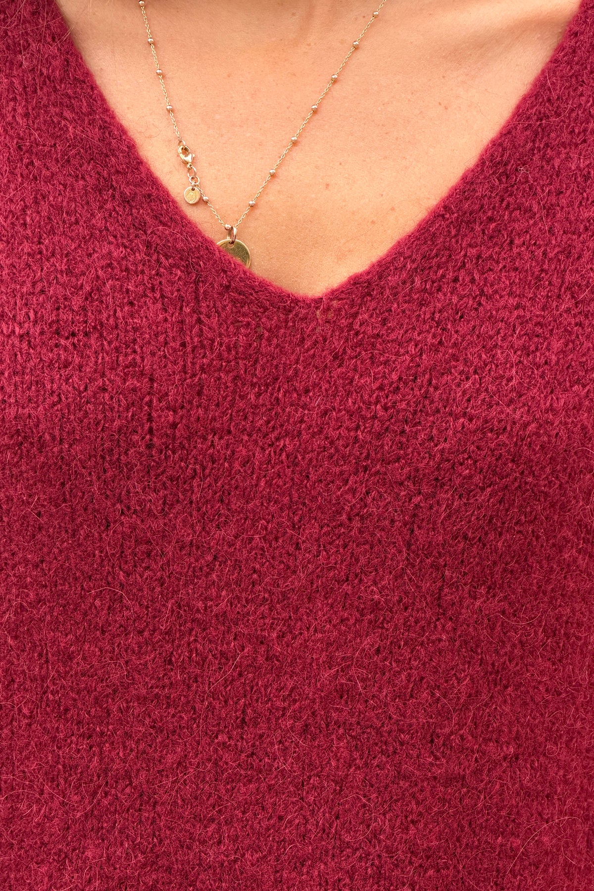Pull doux en maille alpaga bordeaux manches chauve-souris col v