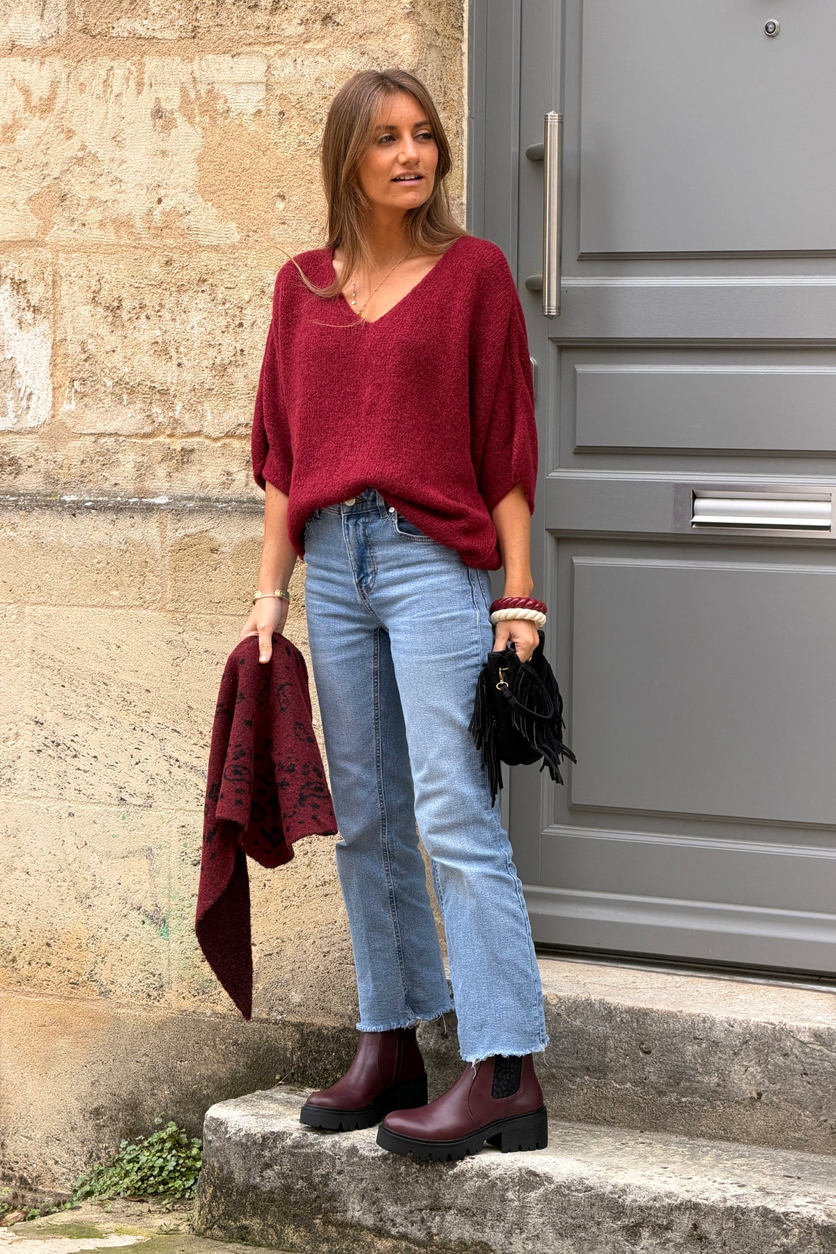 Pull doux en maille alpaga bordeaux manches chauve-souris col v