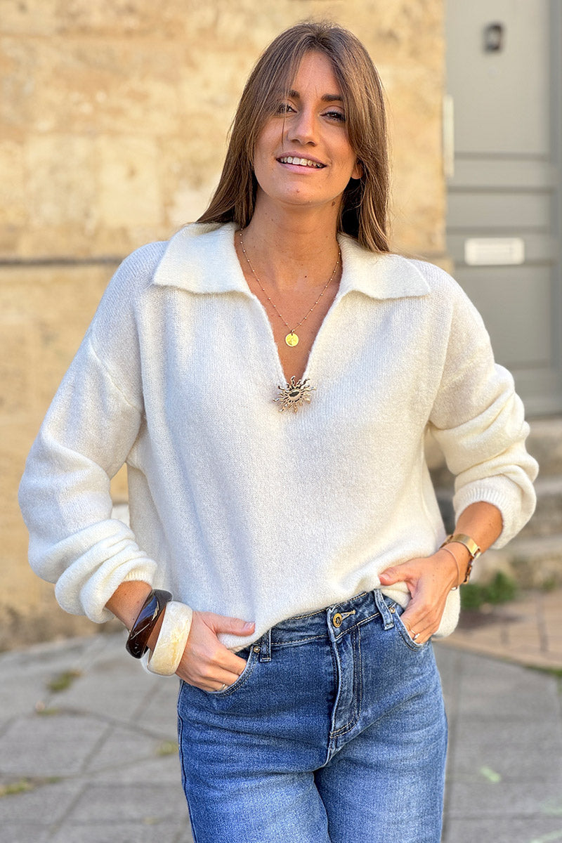 Pull doux et moelleux blanc cassé baby alpaga avec col broche soleil dorée