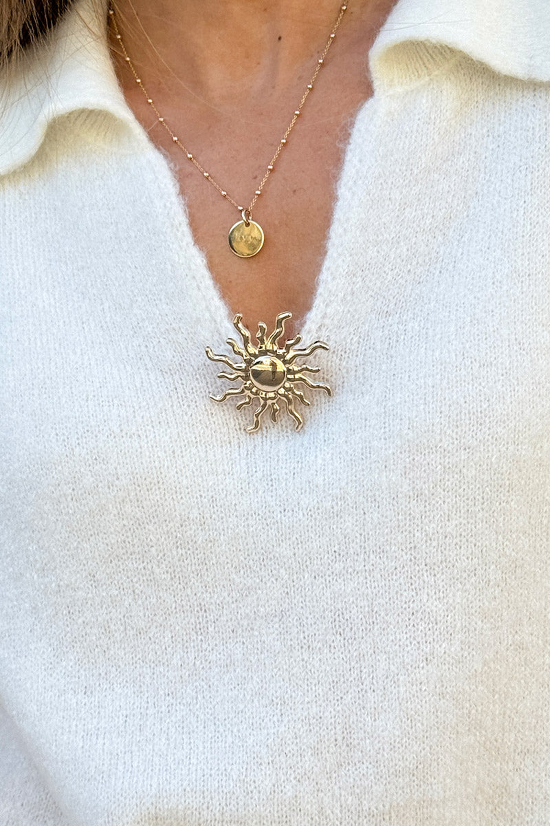 Pull doux et moelleux blanc cassé baby alpaga avec col broche soleil dorée