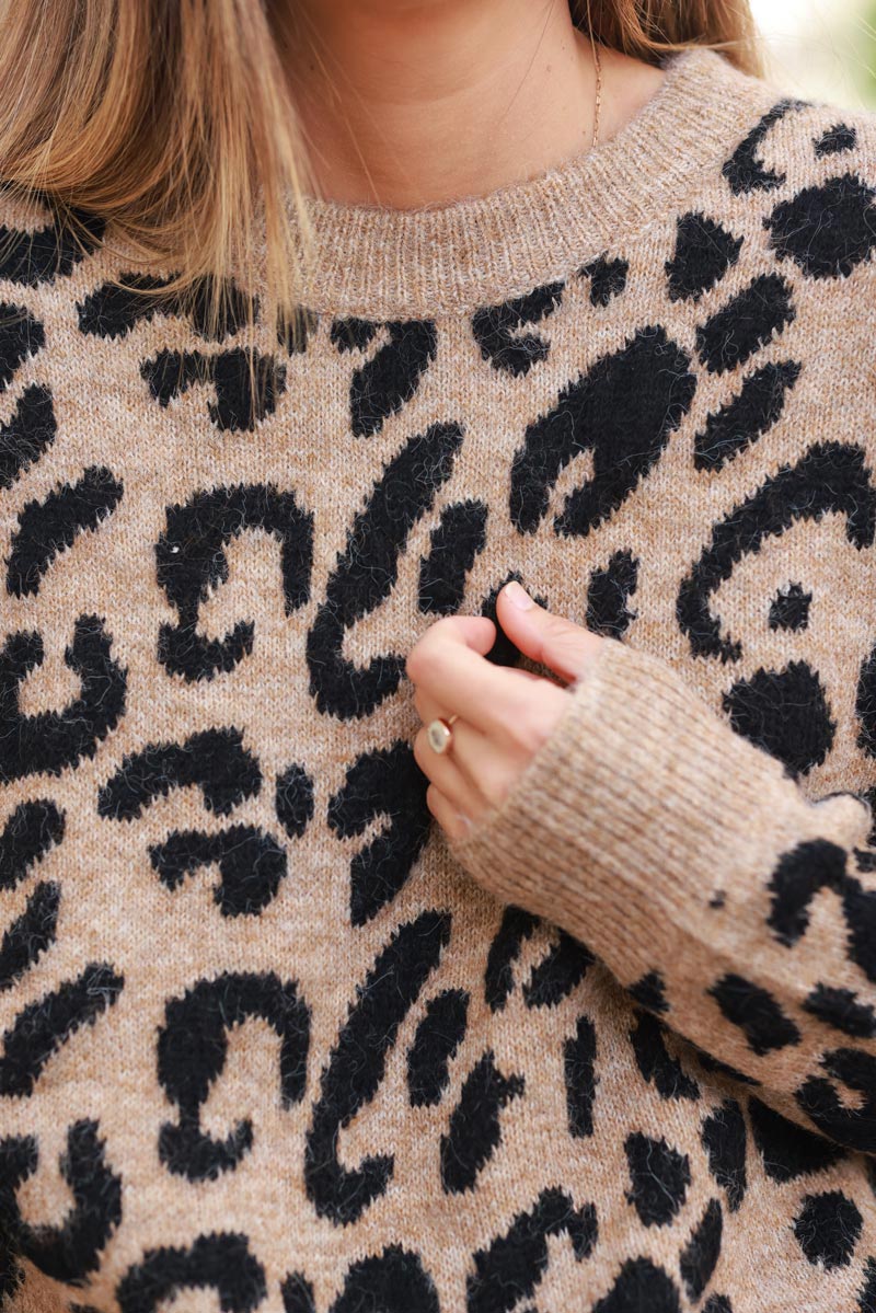 Camel cozy round neck sweater with leopard print