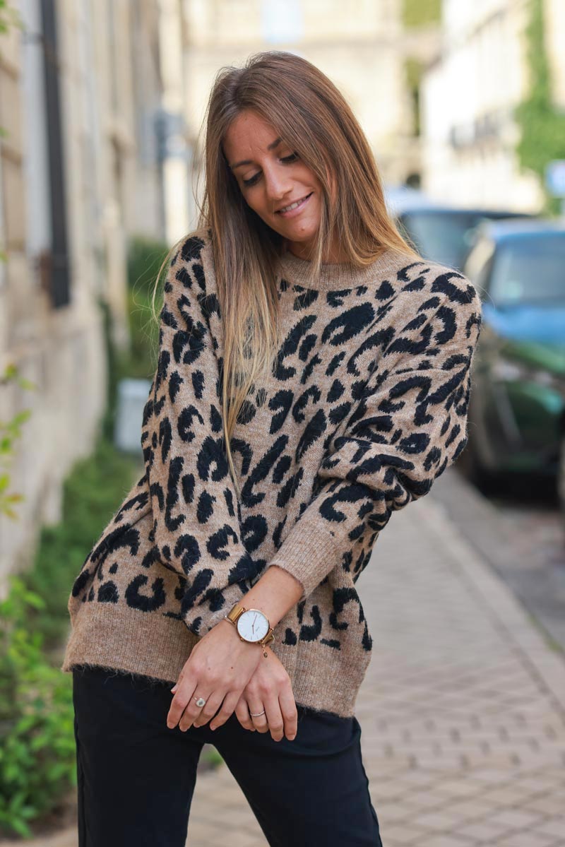 Camel cozy round neck sweater with leopard print