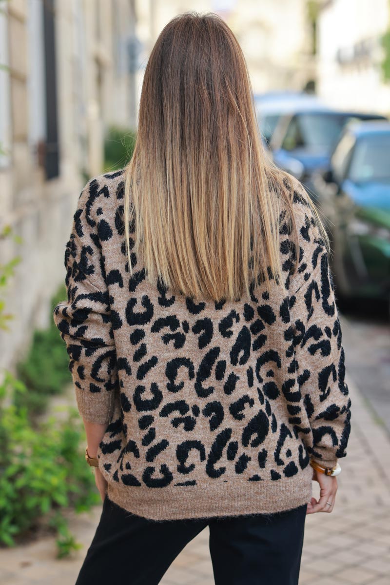 Camel cozy round neck sweater with leopard print