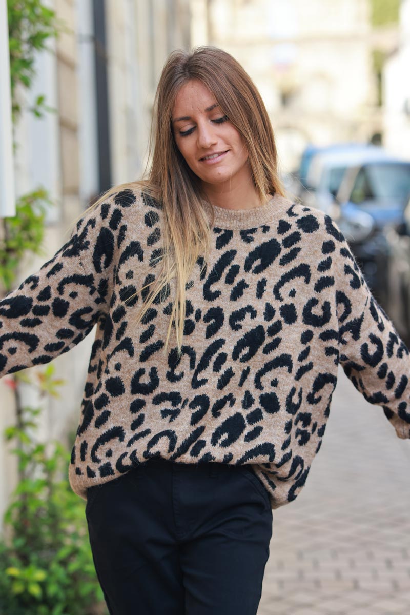 Camel cozy round neck sweater with leopard print