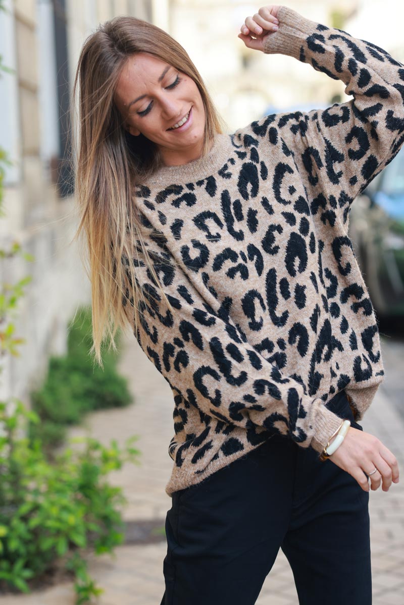 Camel cozy round neck sweater with leopard print