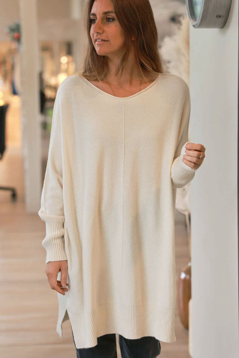 Pull écru long oversize tout doux col rond couture manches resserrées côtelées