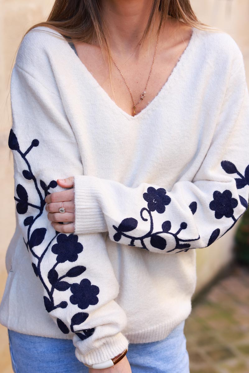 Ivory Knit V-Neck Jumper with Floral Scroll Sleeves