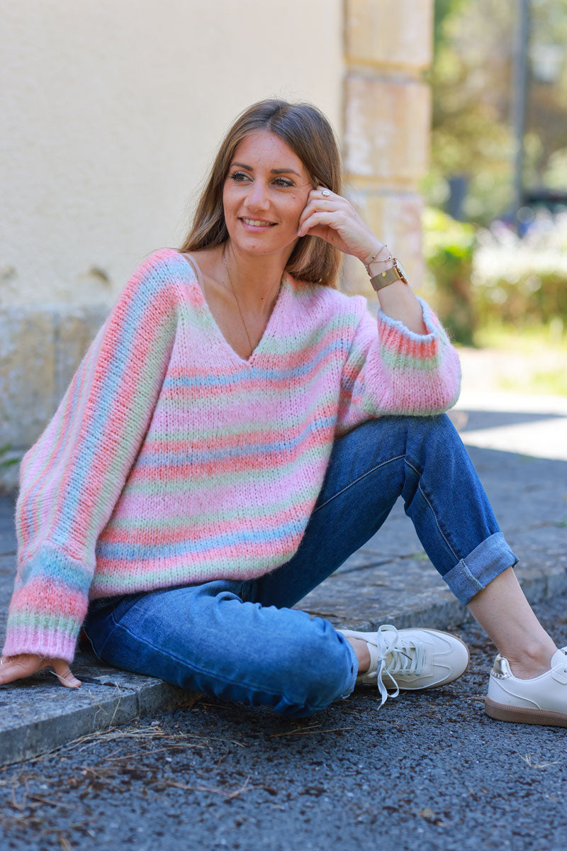 Pull en grosse maille rayures pastel multicolores manches chauve-souris