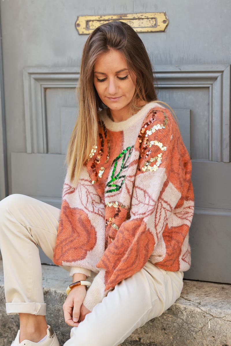 Pull en maille col rond motifs fleurs terracotta avec sequins