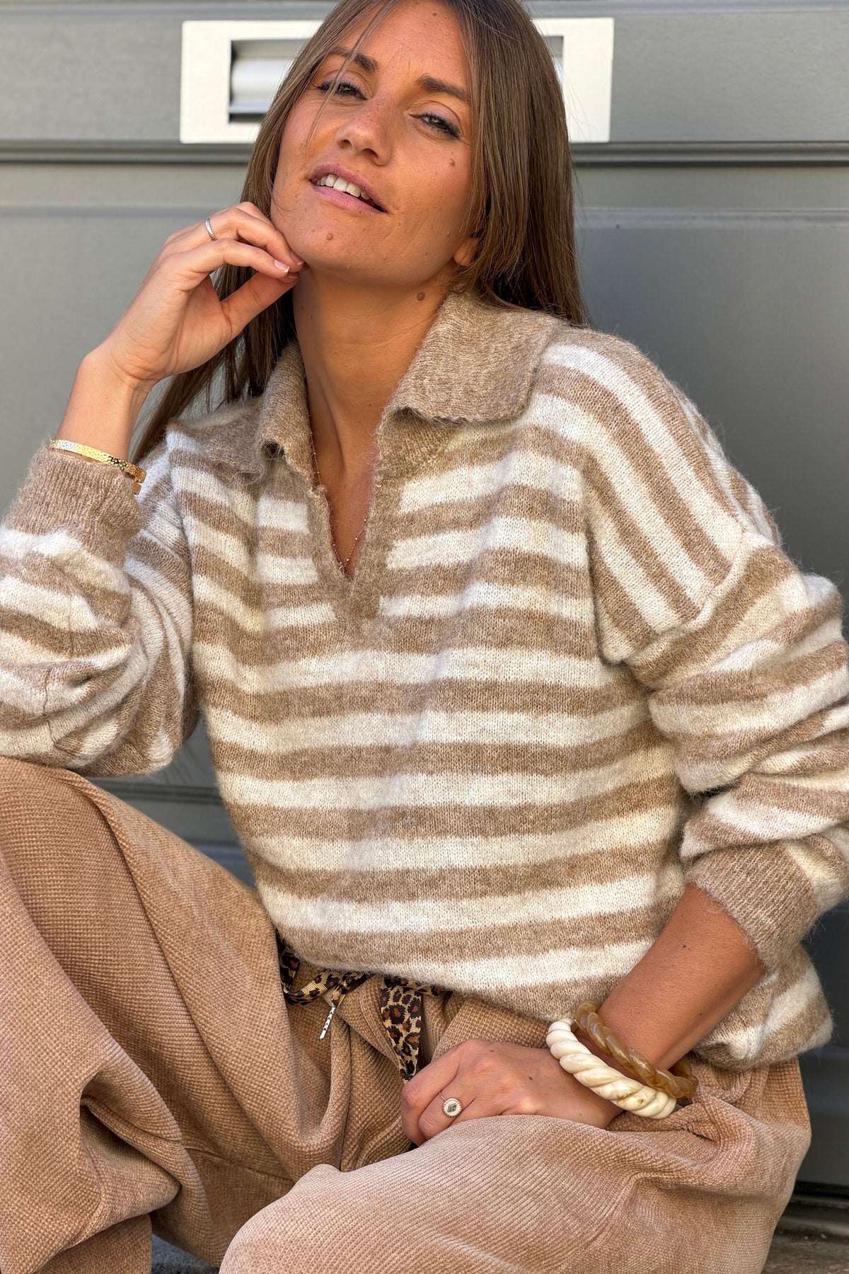 Pull en maille rayures camel clair col polo