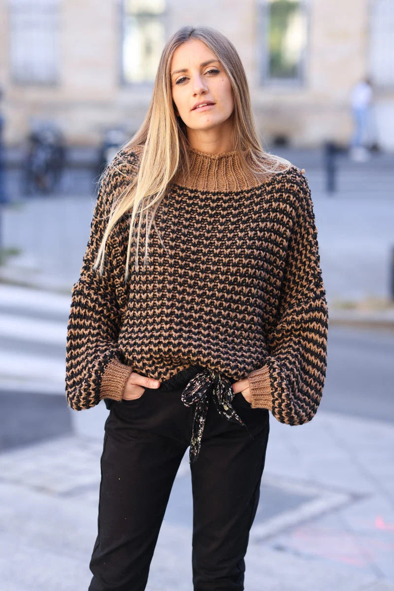 Wool knit blend sweater in camel and black
