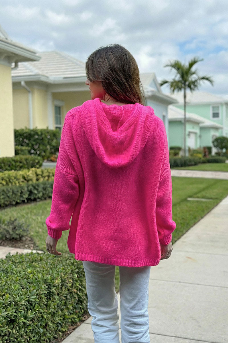 Pull fuchsia fluo en maille mohair à capuche avec cordons