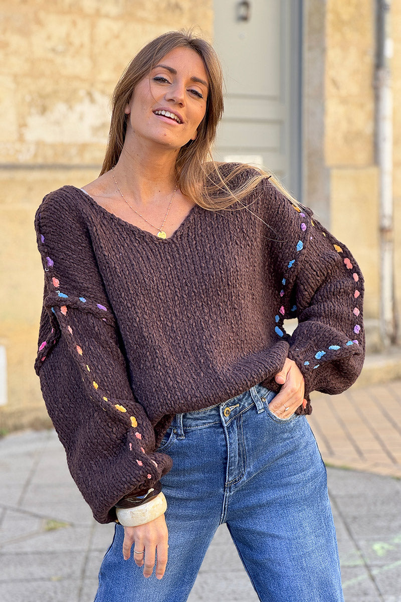 Pull grosse maille marron coutures apparentes fils chenille coloré