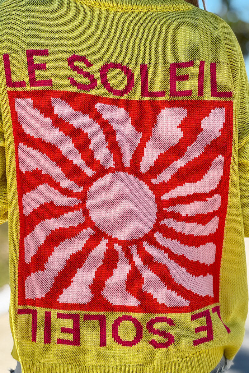 Pull jaune en maille coton mélangé motif Le Soleil coloré au dos