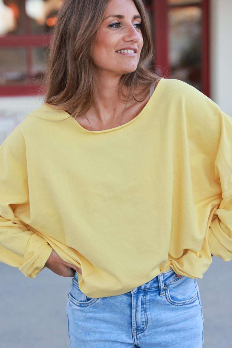 Pull jaune large oversize col rond en coton stretch coutures apparentes