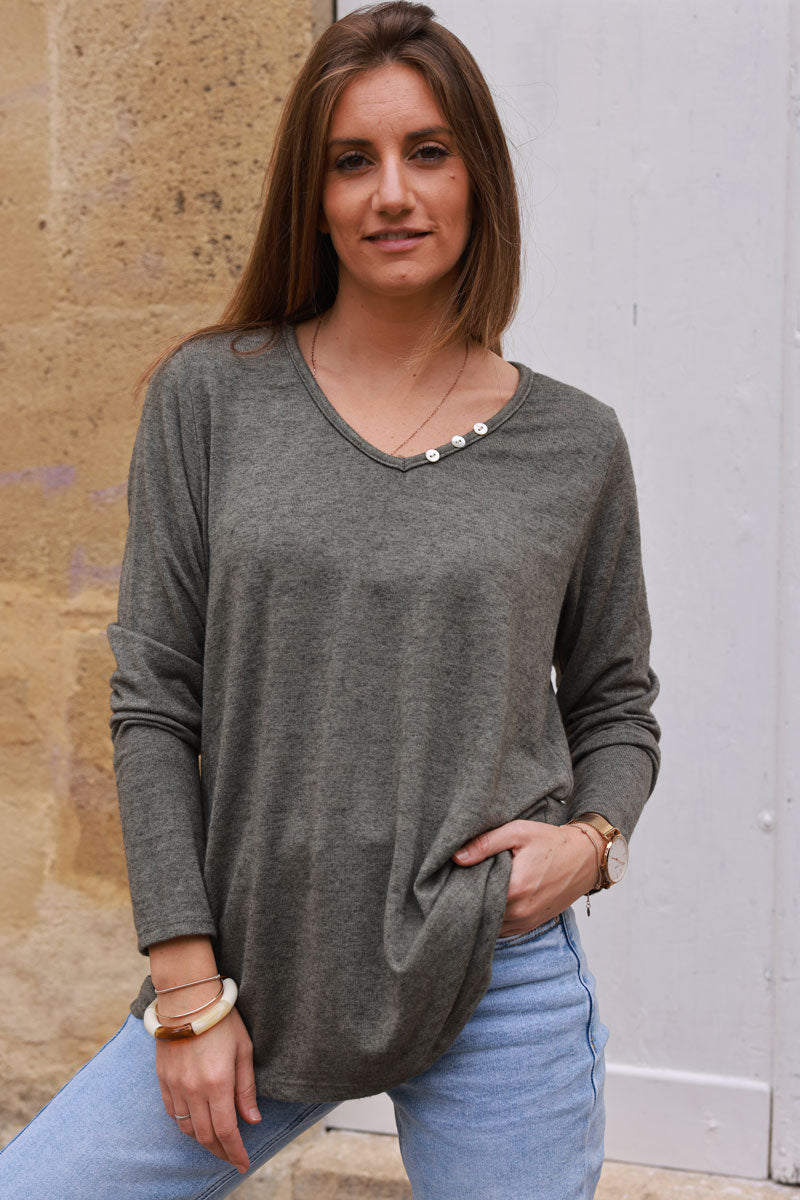 Pull jersey doux kaki col v petit boutons